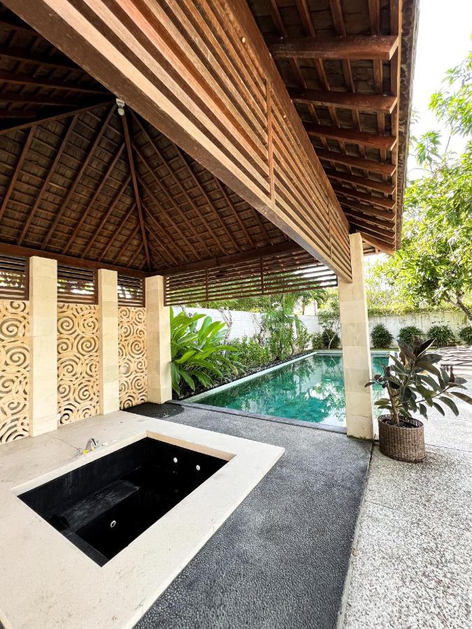 Hotel The Wangsa Benoa Nusa Dua  Zewnętrze zdjęcie