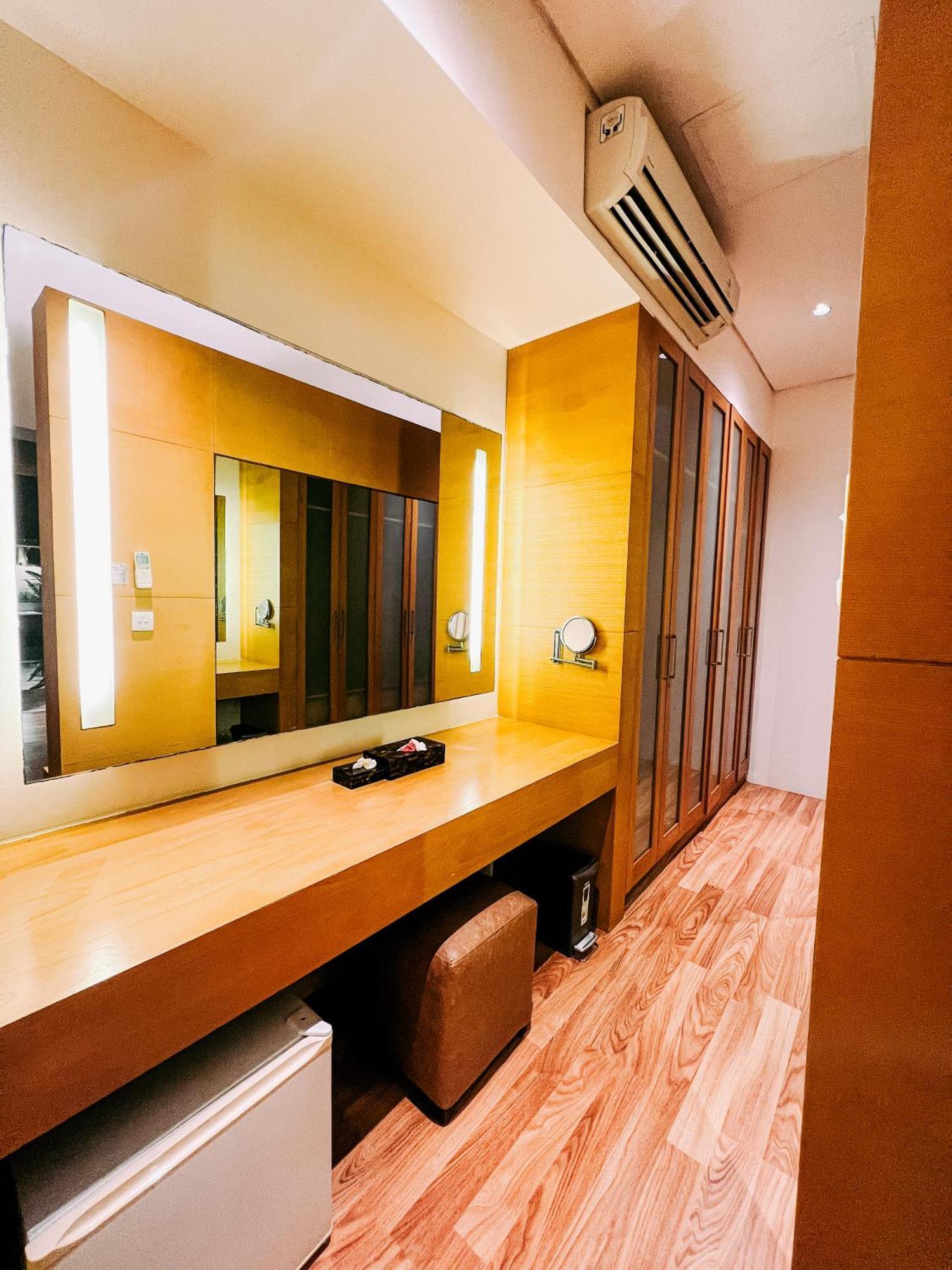 Hotel The Wangsa Benoa Nusa Dua  Zewnętrze zdjęcie
